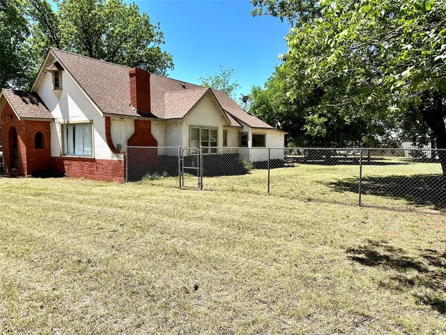 Photo 3 — 1411 N US Route 66/ N 4th Street, Sayre, OK 73662