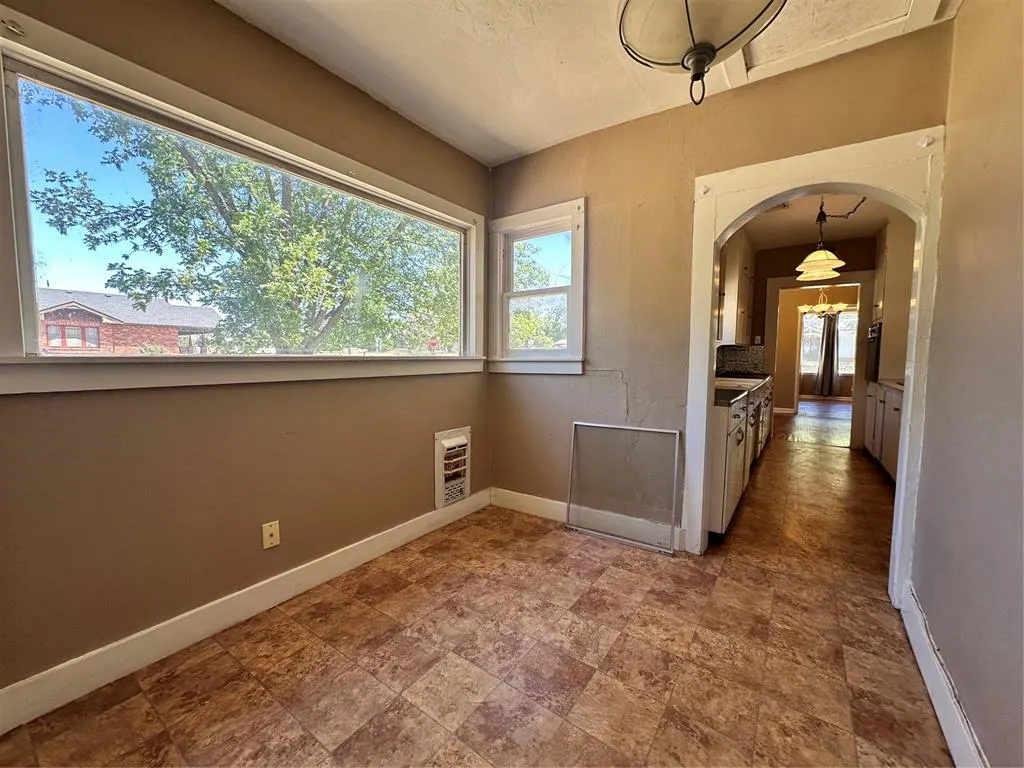 Photo 10 — 1411 N US Route 66/ N 4th Street, Sayre, OK 73662
