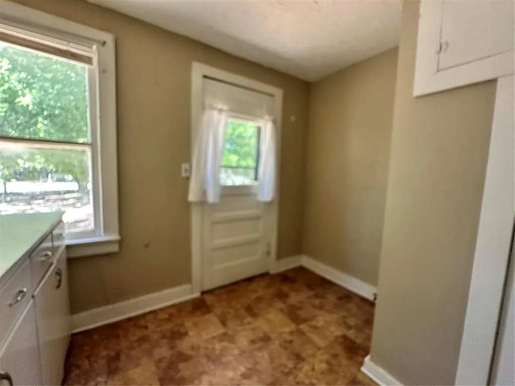 Photo 12 — 1411 N US Route 66/ N 4th Street, Sayre, OK 73662