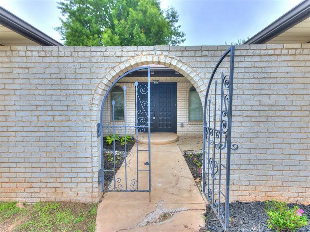 Photo 4 — 509 Harding Place, Edmond, OK 73013