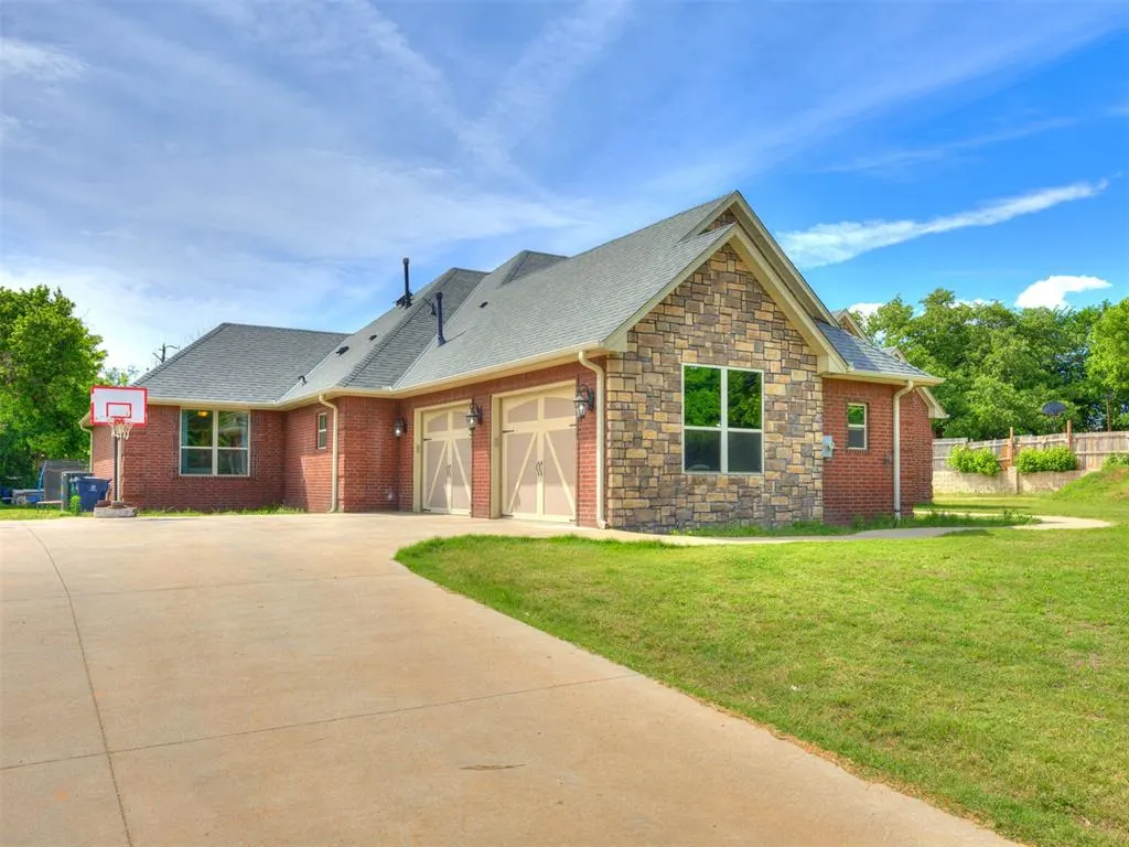 Photo 5 — 1209 N Berry Street, Oklahoma City, OK 73127