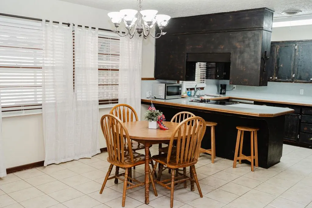 Photo 11 — 1605 W C Avenue, Elk City, OK 73644