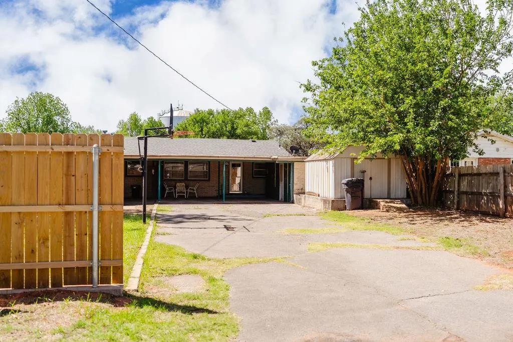 Photo 30 — 1605 W C Avenue, Elk City, OK 73644
