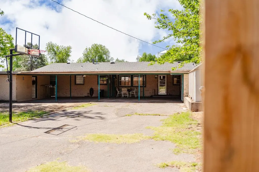 Photo 31 — 1605 W C Avenue, Elk City, OK 73644