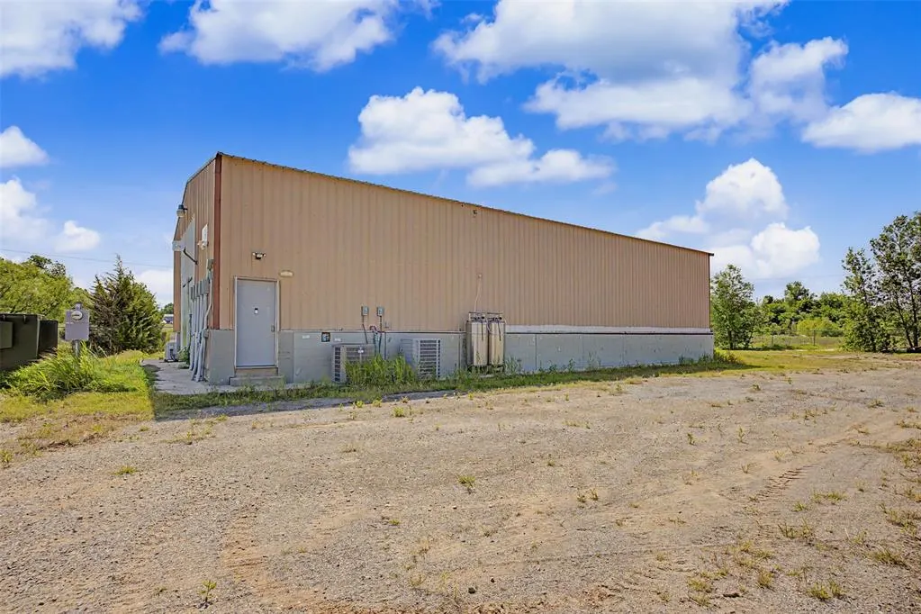 Photo 2 — 14165 W W Cooksey Roads, Crescent, OK 73028