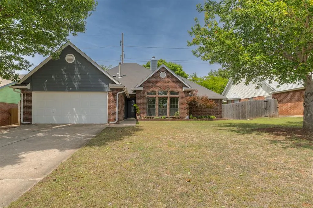 Photo 3 — 19 N Rockypoint Drive, Edmond, OK 73003
