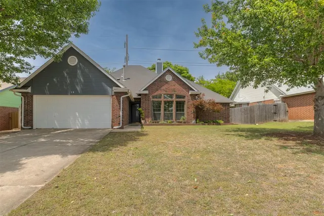 Photo 3 — 19 N Rockypoint Drive, Edmond, OK 73003