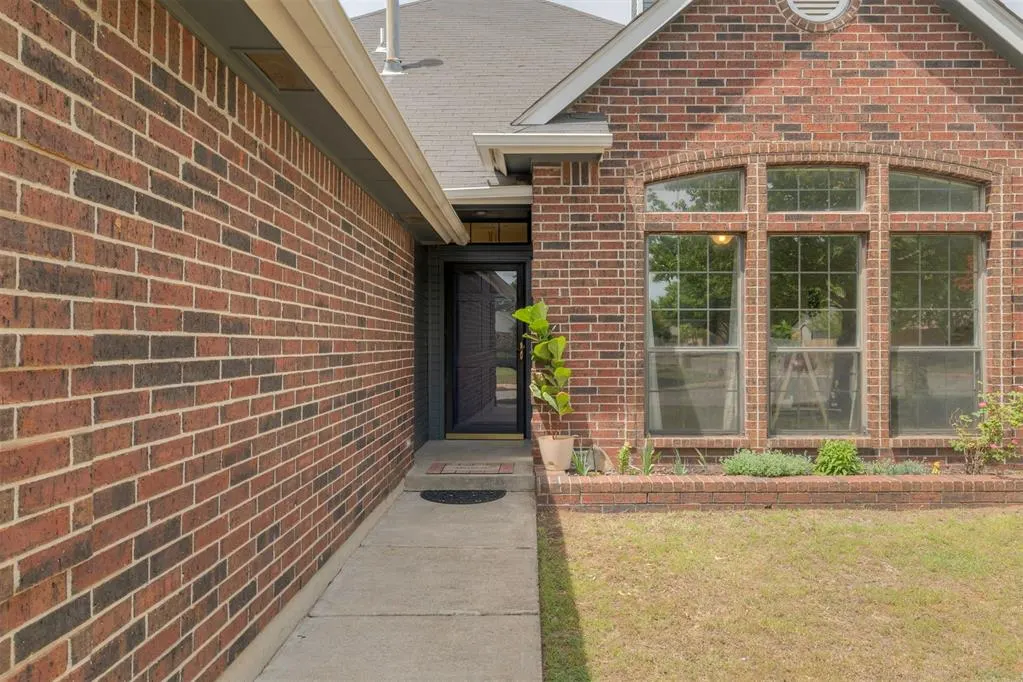 Photo 4 — 19 N Rockypoint Drive, Edmond, OK 73003