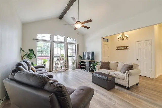 Photo 7 — 19 N Rockypoint Drive, Edmond, OK 73003