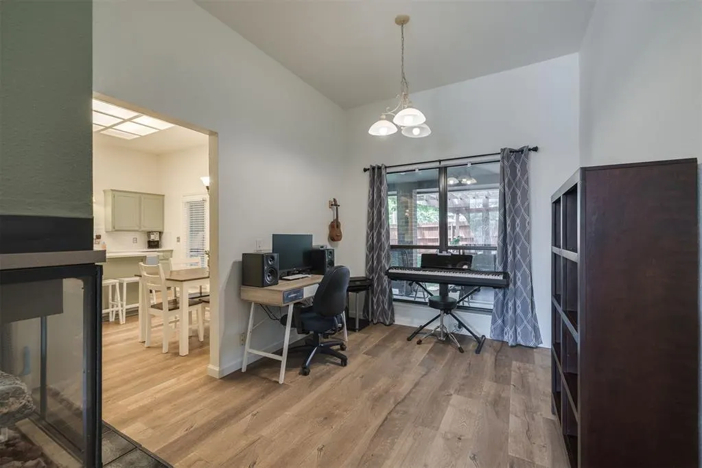Photo 11 — 19 N Rockypoint Drive, Edmond, OK 73003