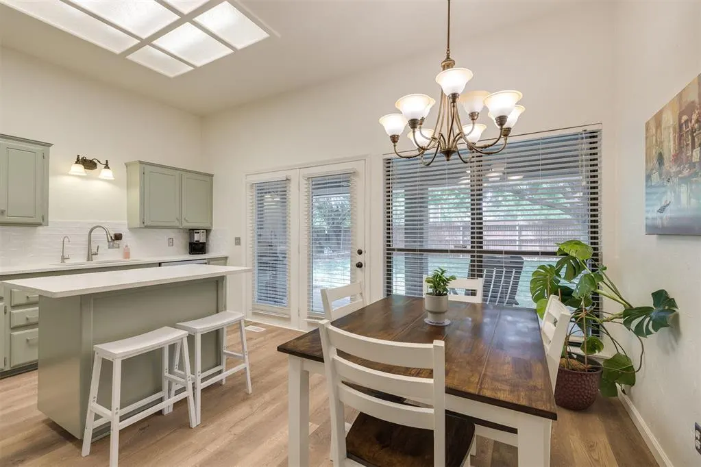 Photo 13 — 19 N Rockypoint Drive, Edmond, OK 73003