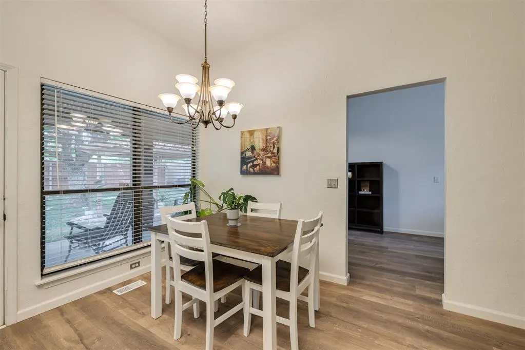 Photo 14 — 19 N Rockypoint Drive, Edmond, OK 73003