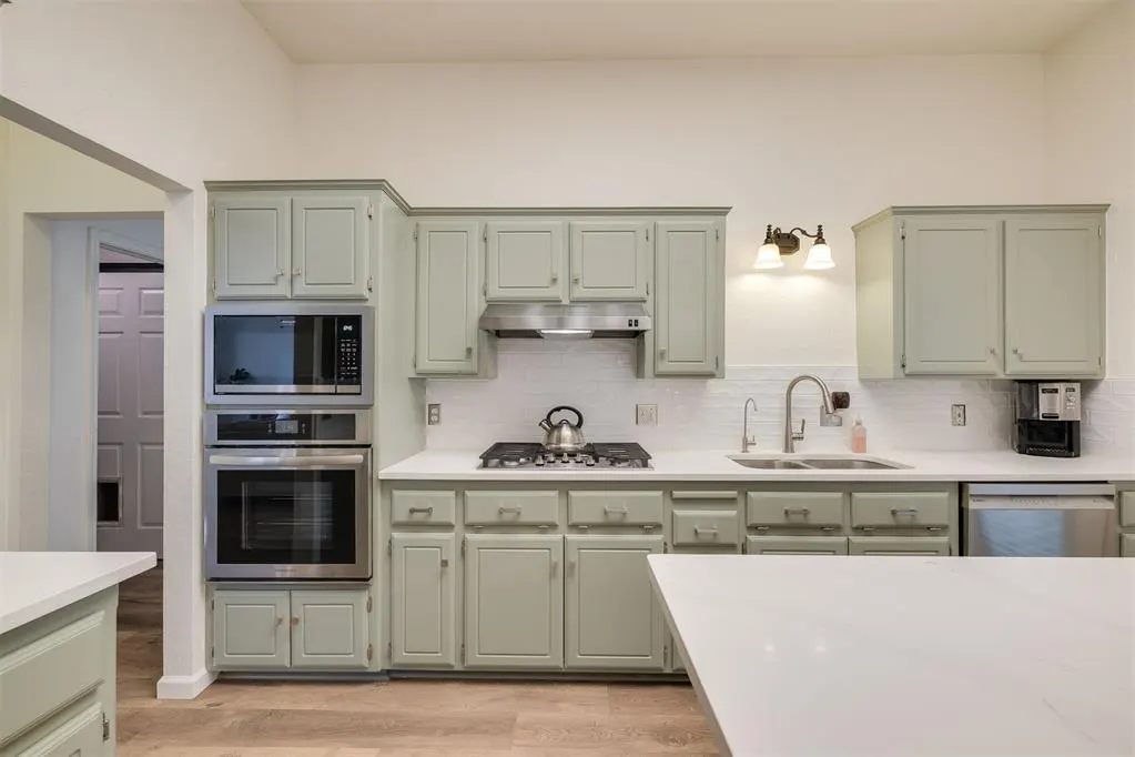 Photo 18 — 19 N Rockypoint Drive, Edmond, OK 73003