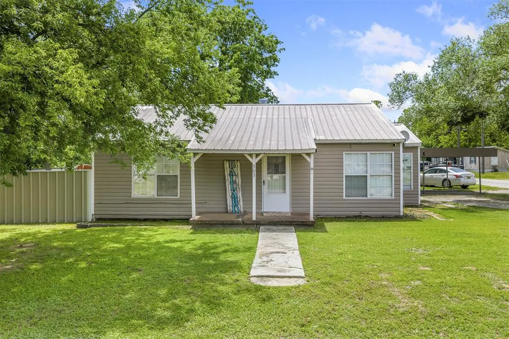 Front exterior — 303 E Main Street, Ringling, OK 73456