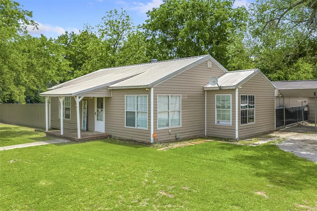 Photo 4 — 303 E Main Street, Ringling, OK 73456
