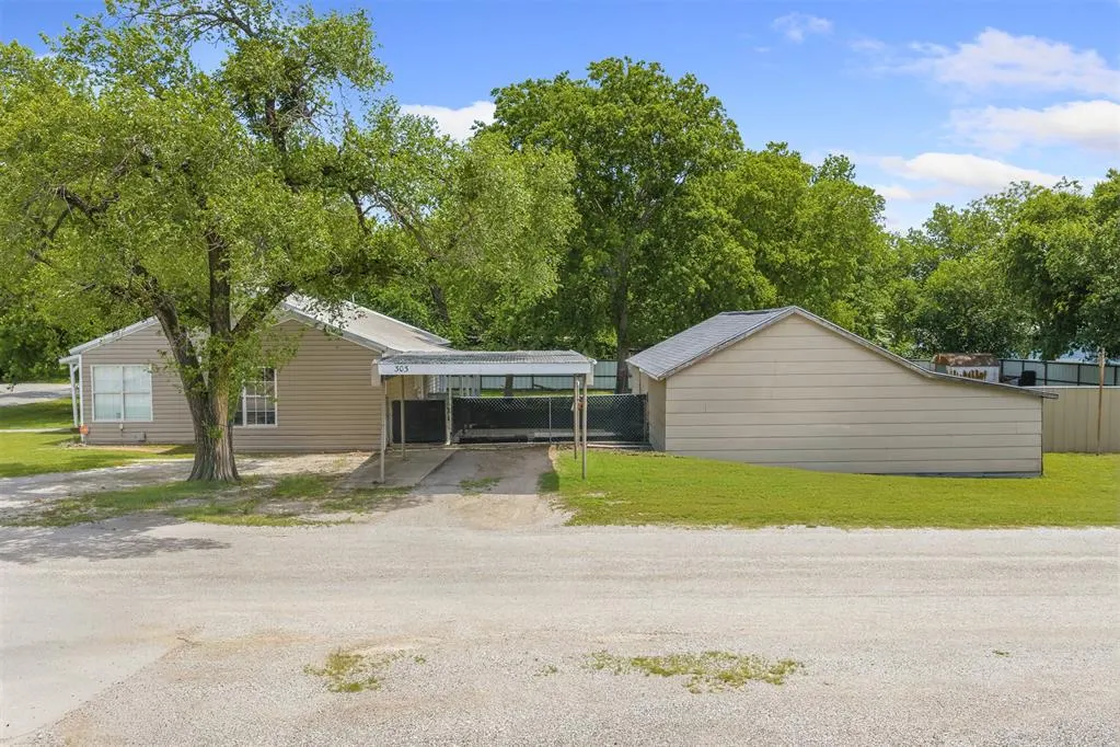 Photo 5 — 303 E Main Street, Ringling, OK 73456