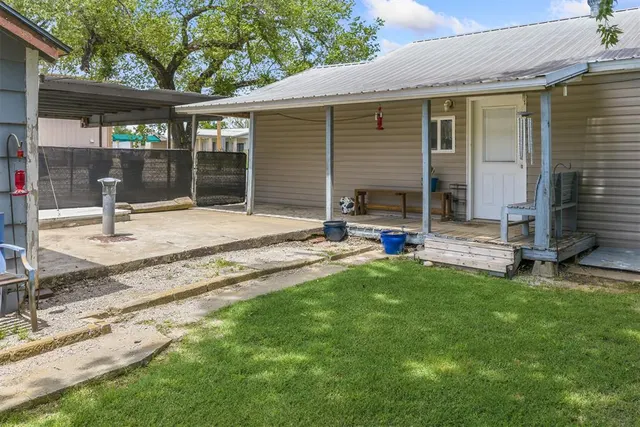 Photo 6 — 303 E Main Street, Ringling, OK 73456