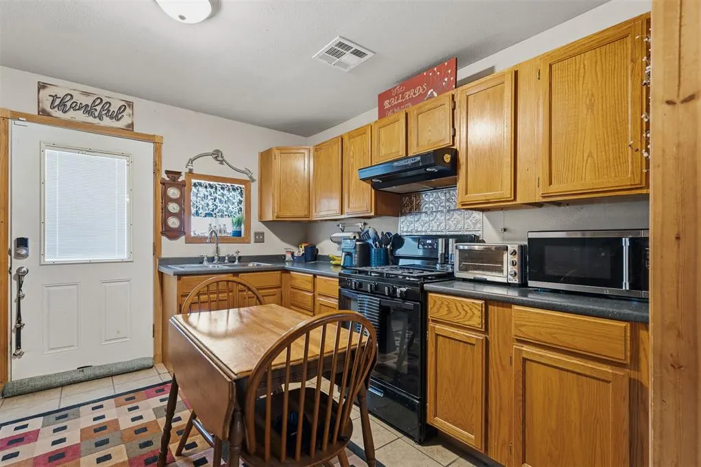 Photo 12 — 303 E Main Street, Ringling, OK 73456
