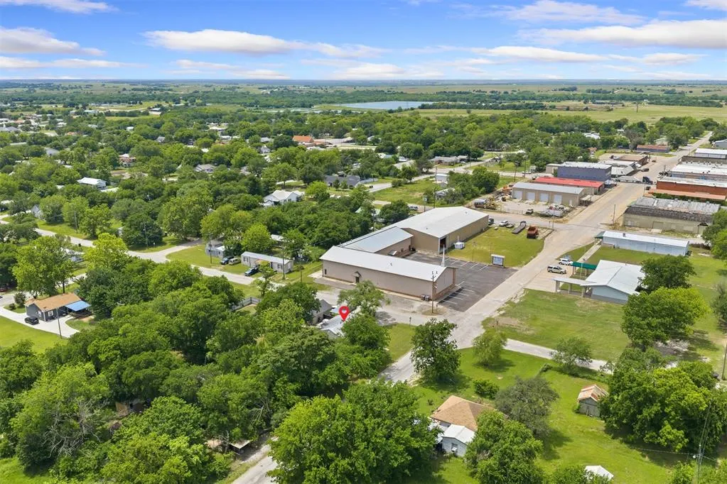 Photo 35 — 303 E Main Street, Ringling, OK 73456