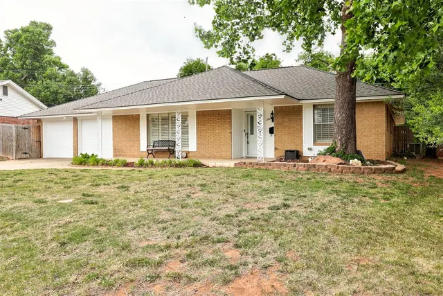 Photo 2 — 2624 NW 113th Street, Oklahoma City, OK 73120