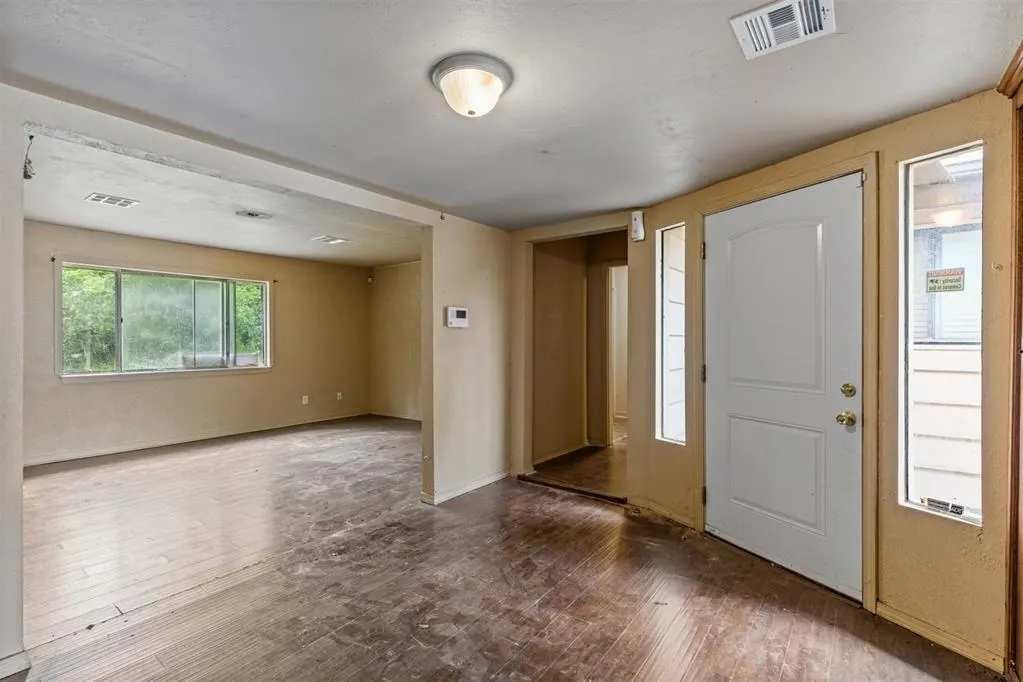 Photo 3 — 429 W Fairchild Drive, Midwest City, OK 73110