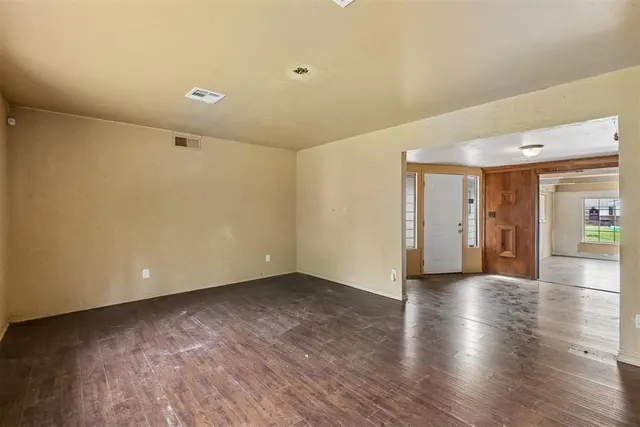 Photo 7 — 429 W Fairchild Drive, Midwest City, OK 73110