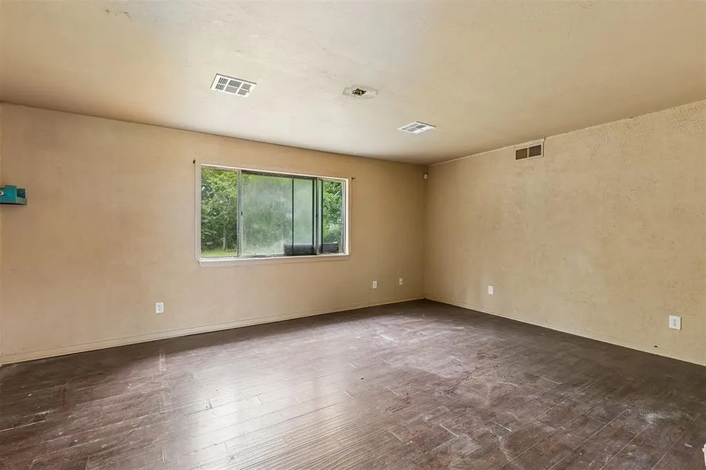 Photo 8 — 429 W Fairchild Drive, Midwest City, OK 73110