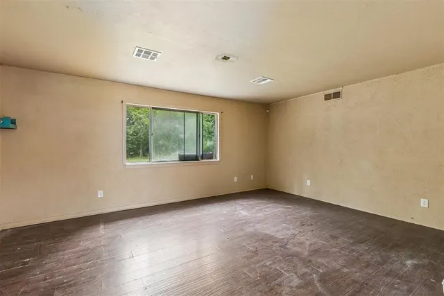Photo 8 — 429 W Fairchild Drive, Midwest City, OK 73110