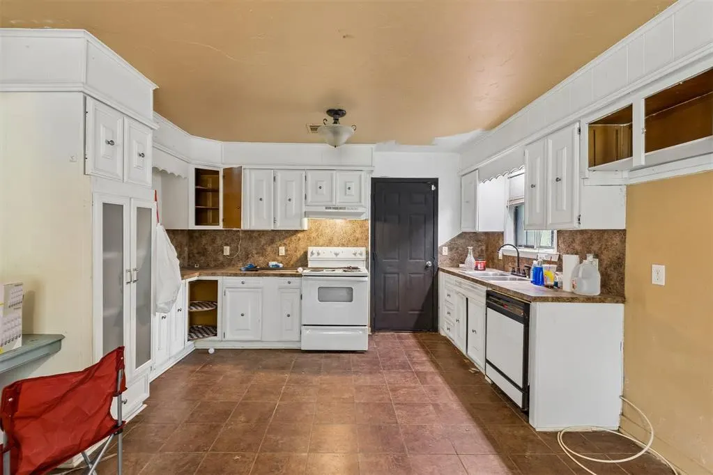 Photo 11 — 429 W Fairchild Drive, Midwest City, OK 73110