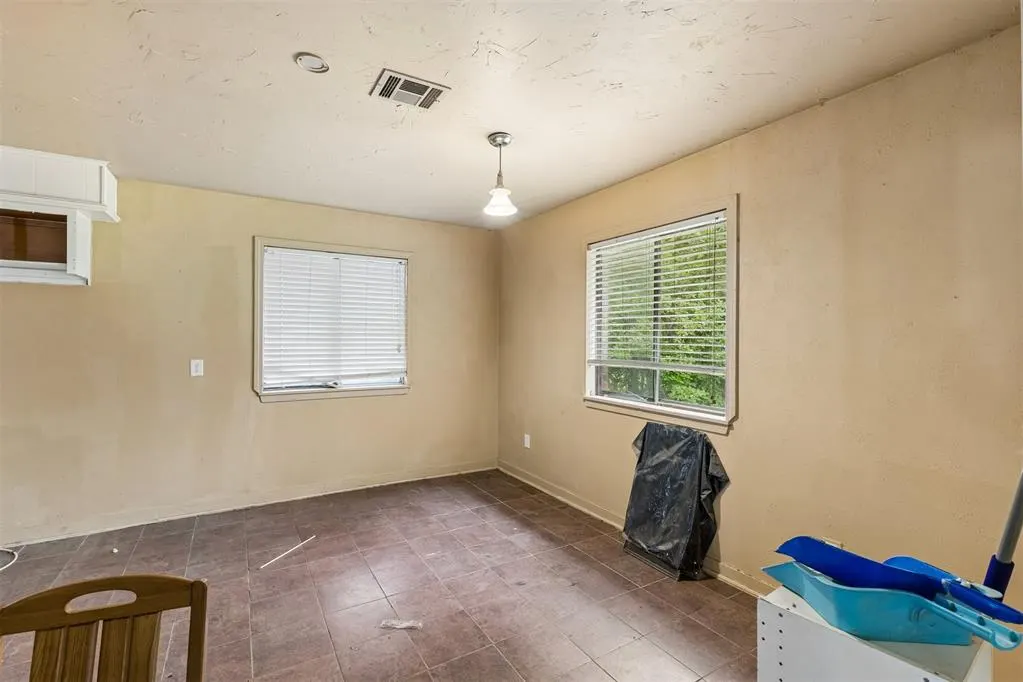 Photo 13 — 429 W Fairchild Drive, Midwest City, OK 73110
