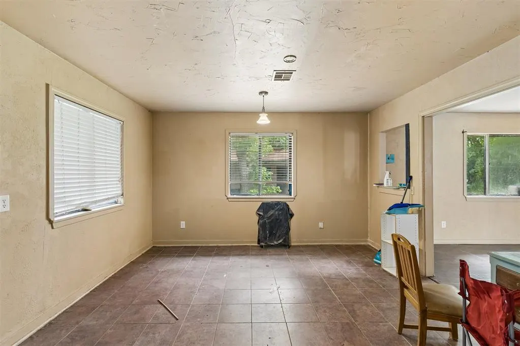 Photo 14 — 429 W Fairchild Drive, Midwest City, OK 73110