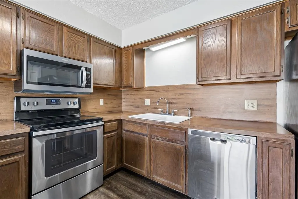 Photo 9 — 3703 Southwind Avenue, Oklahoma City, OK 73179
