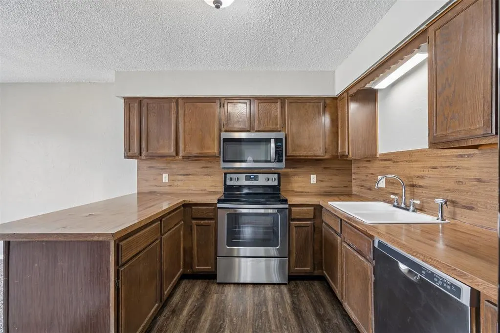 Photo 10 — 3703 Southwind Avenue, Oklahoma City, OK 73179