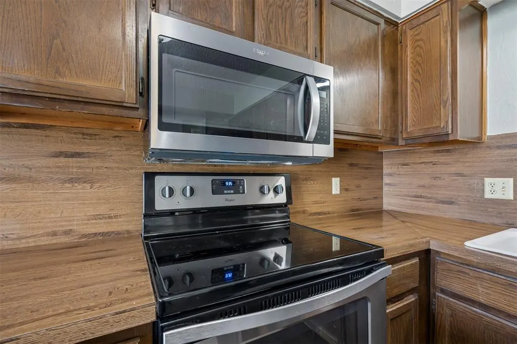 Photo 11 — 3703 Southwind Avenue, Oklahoma City, OK 73179