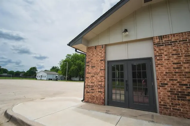 Photo 4 — 2040 W Boyd Street, Norman, OK 73069