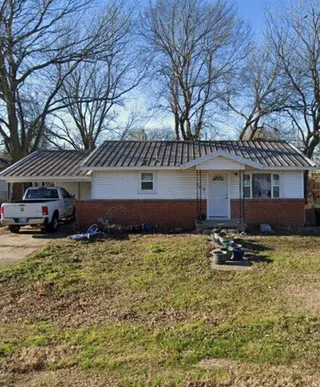 Sold home at 202 W Barger Street