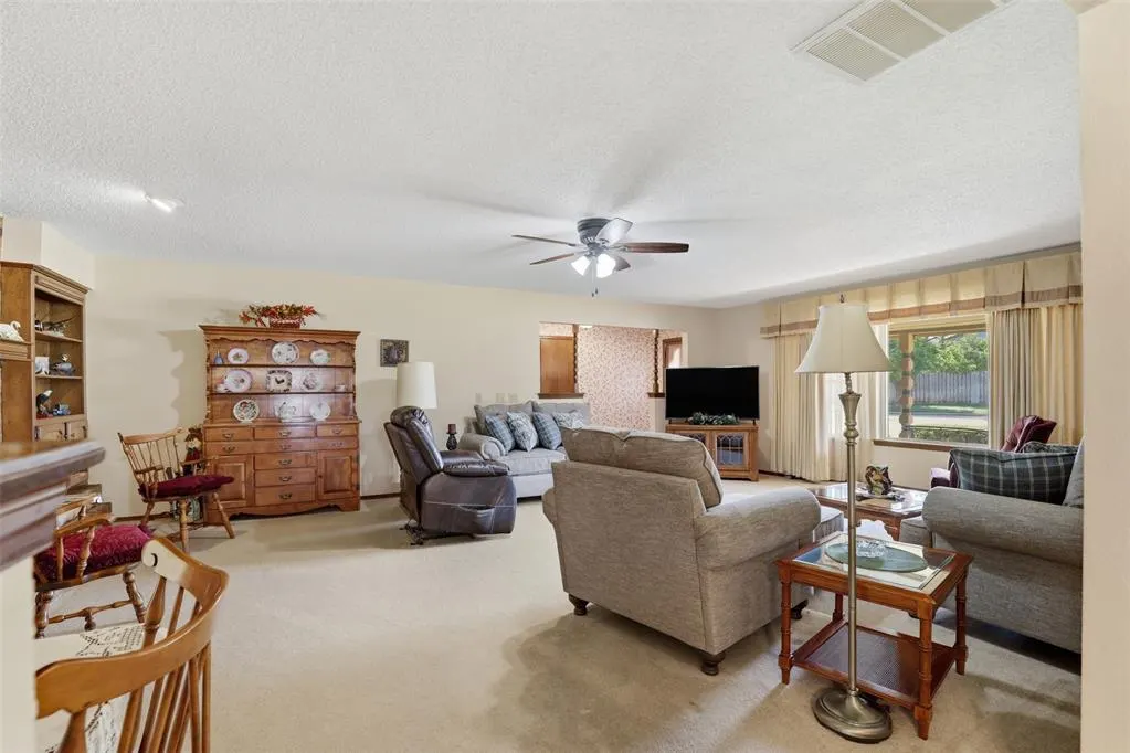 Photo 12 — 916 W Fay Avenue, Kingfisher, OK 73750