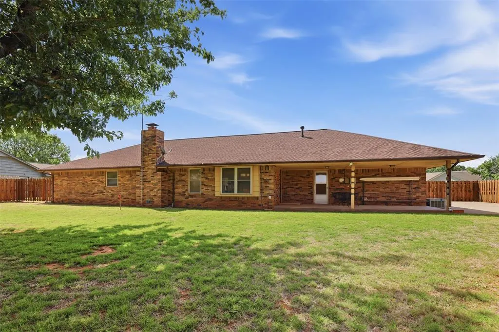 Photo 40 — 916 W Fay Avenue, Kingfisher, OK 73750