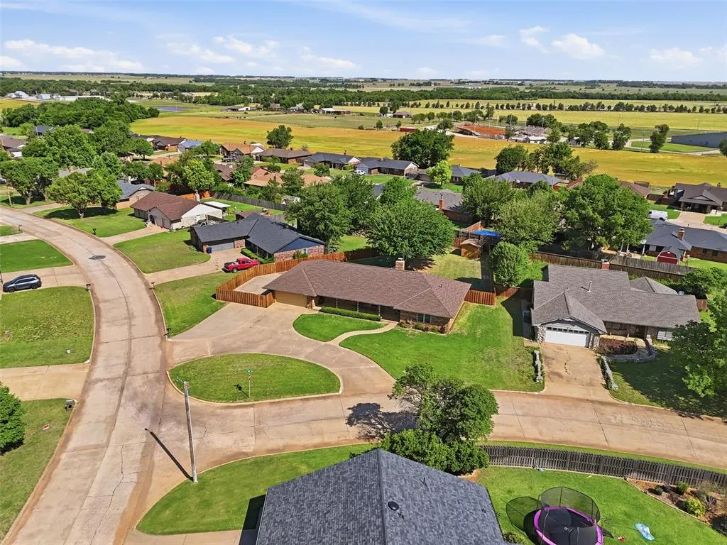 Photo 44 — 916 W Fay Avenue, Kingfisher, OK 73750