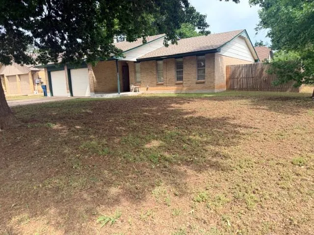 Front exterior — 532 Holly Hill Road, Edmond, OK 73003