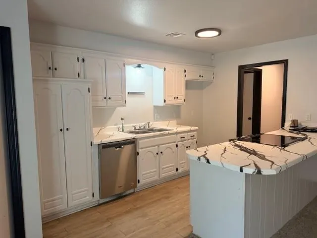 Photo 6 — 532 Holly Hill Road, Edmond, OK 73003
