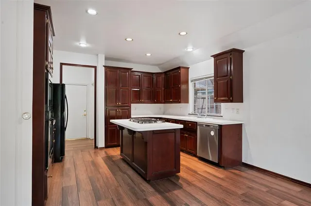 Photo 4 — 205 Berkshire Drive, Edmond, OK 73034