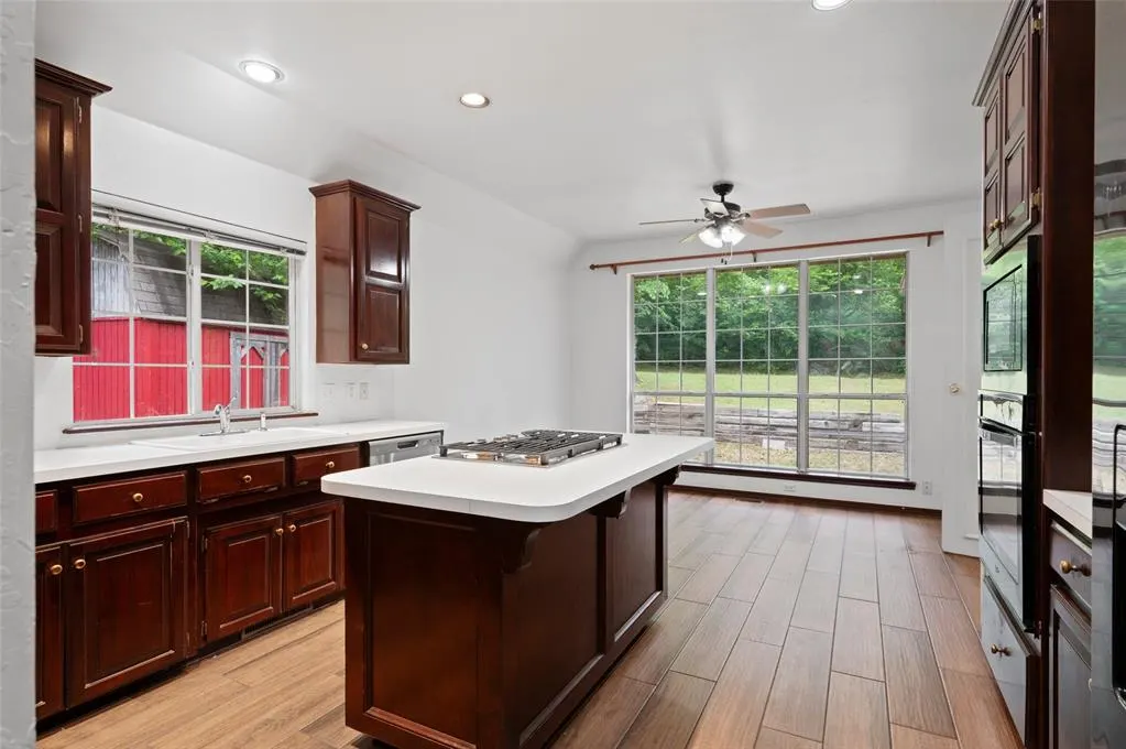 Photo 6 — 205 Berkshire Drive, Edmond, OK 73034