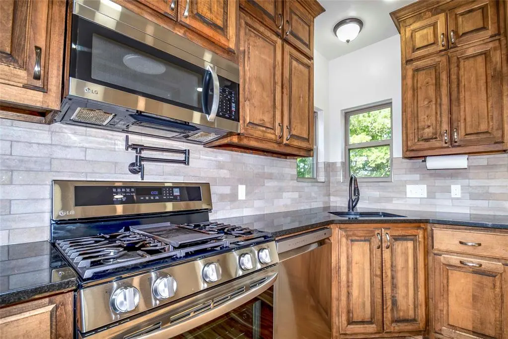 Photo 16 — 790252 S Robinhood Lane, Tryon, OK 74875