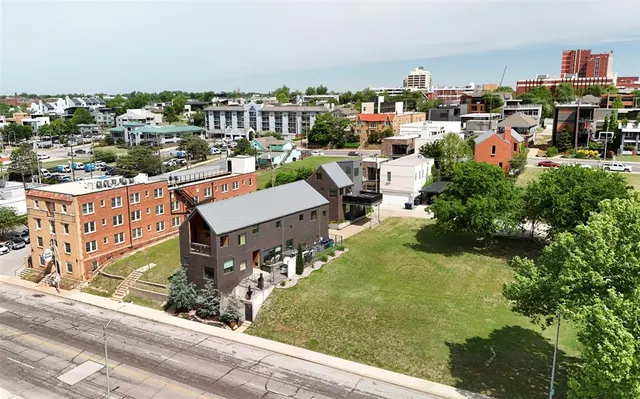 Photo 8 — 617 NW 5th Street, Oklahoma City, OK 73102
