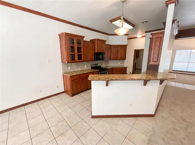 Photo 2 — 13808 S Robinson Avenue, Oklahoma City, OK 73170