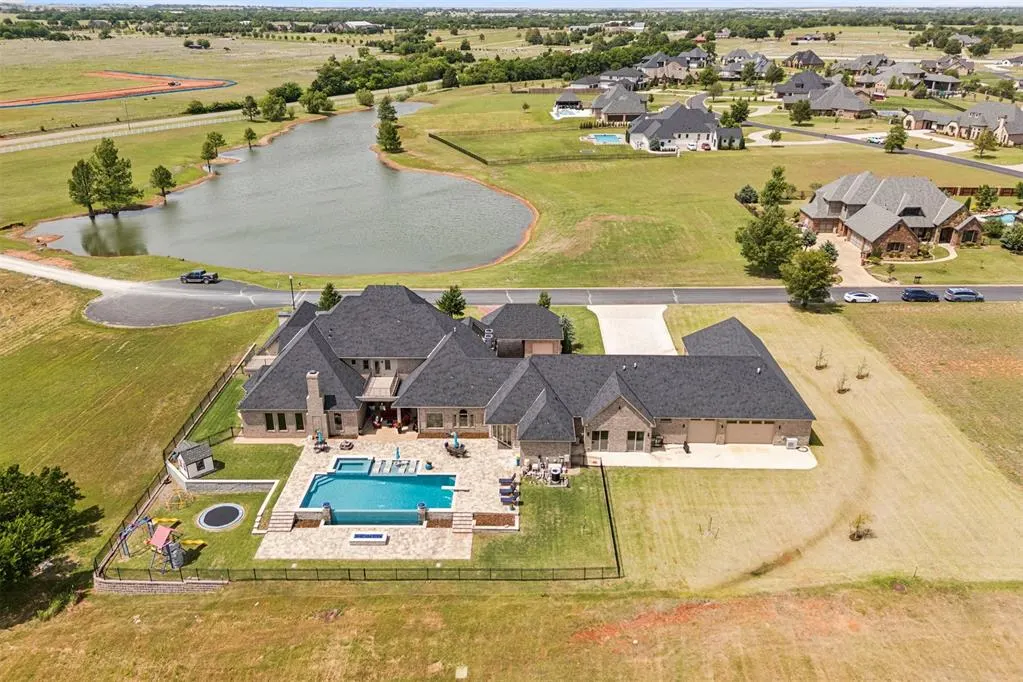 Front exterior — 4446 Blackthorn Drive, Edmond, OK 73012
