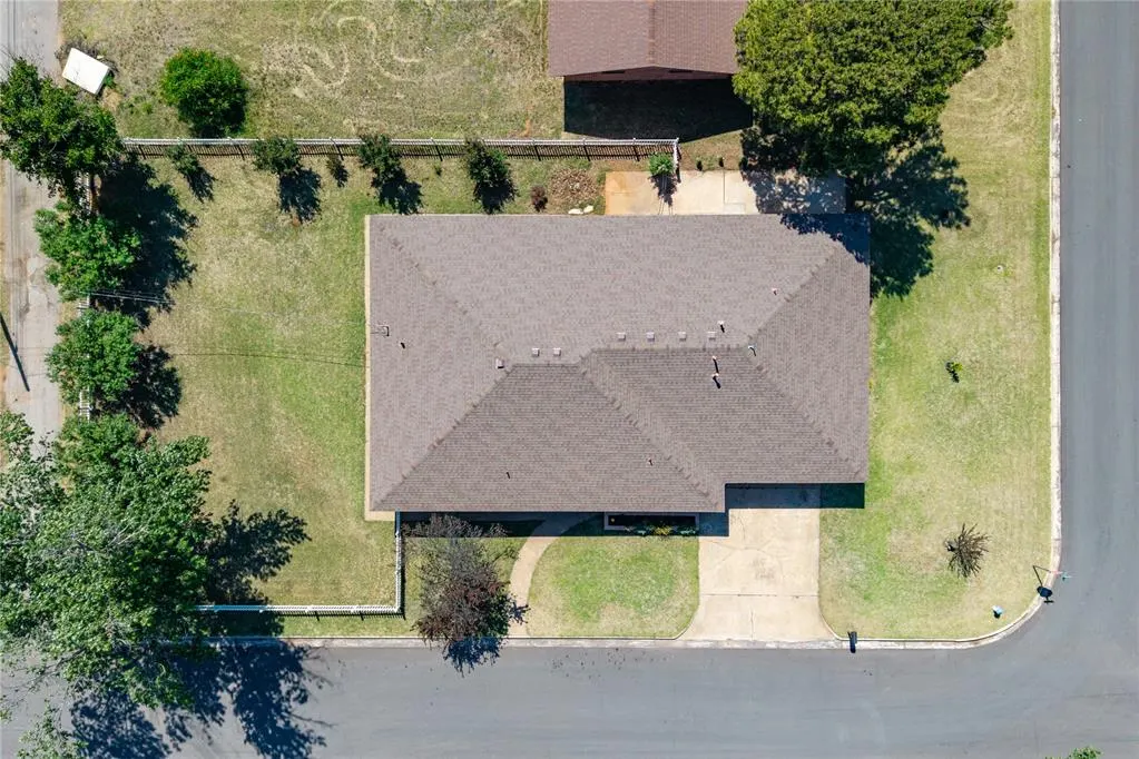 Photo 42 — 323 N Bryan Street, Weatherford, OK 73096