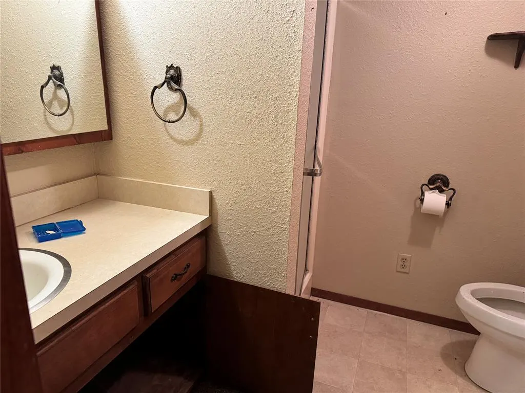 Photo 15 — 21501 E 8th Street, Chandler, OK 74834