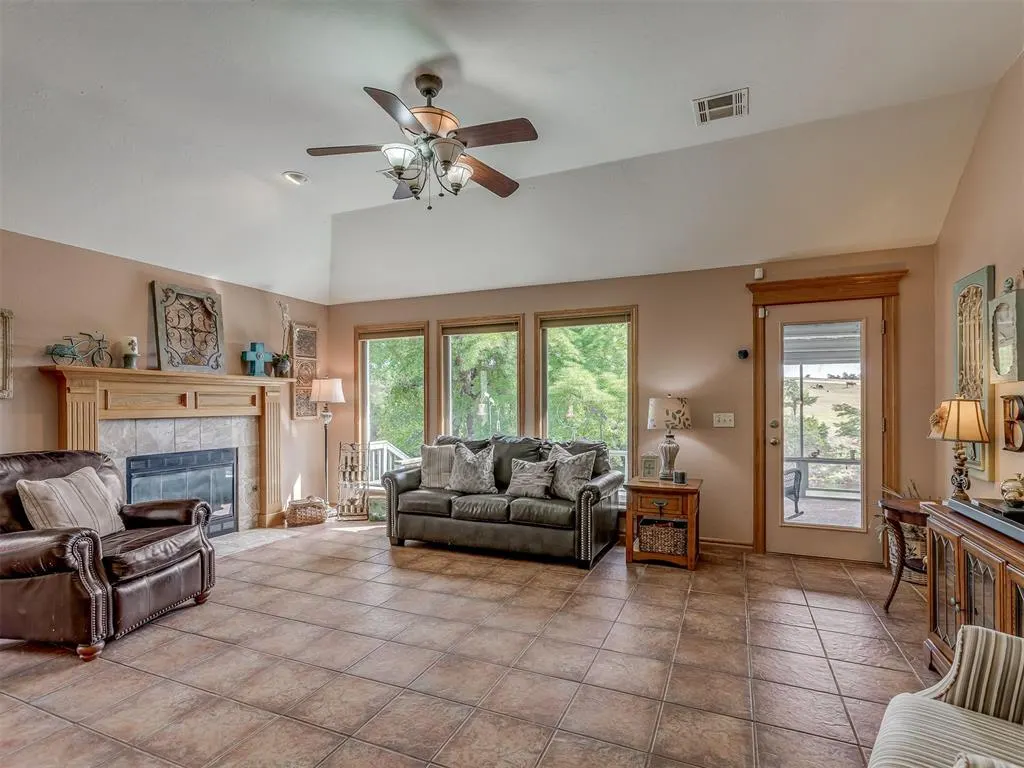 Photo 10 — 1420 Canyon Lake Road, Calumet, OK 73014